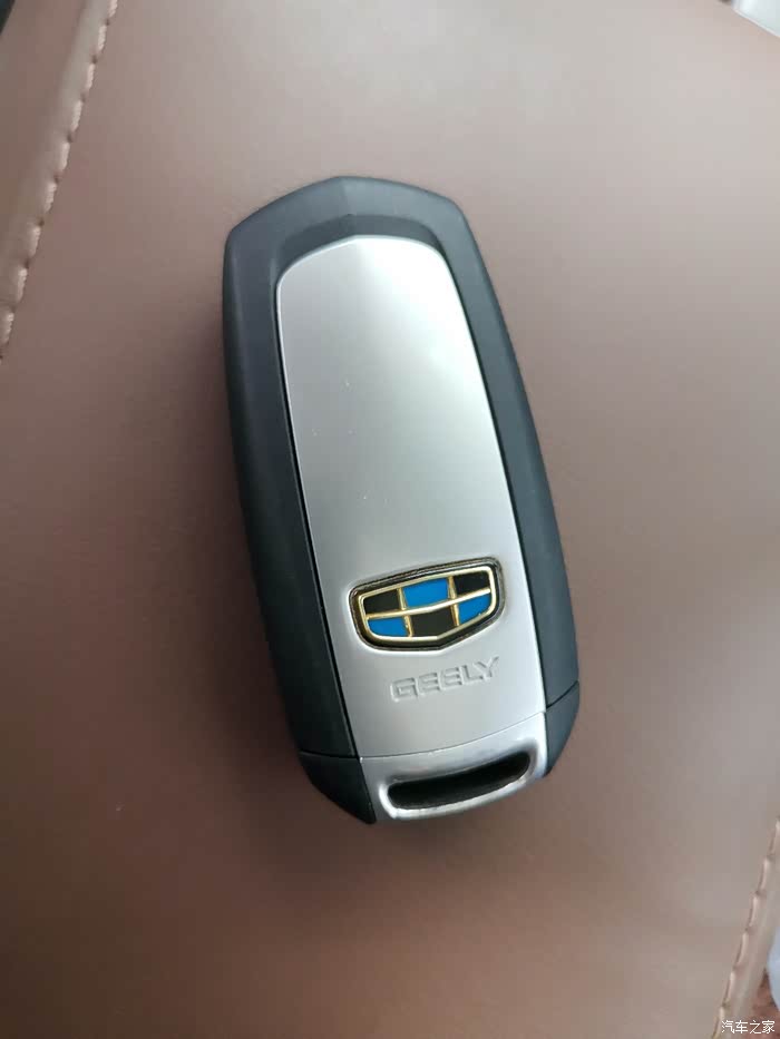 【杭博越会】车钥匙没电打不着火~简单易学自己换电池