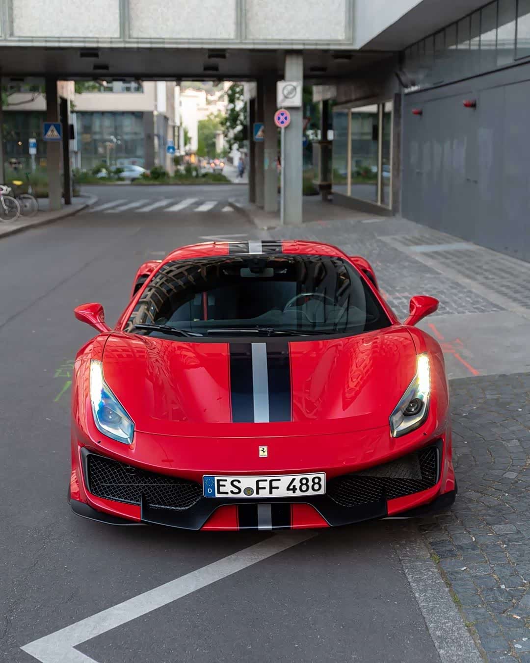 ferrari 488 pista红色经典.