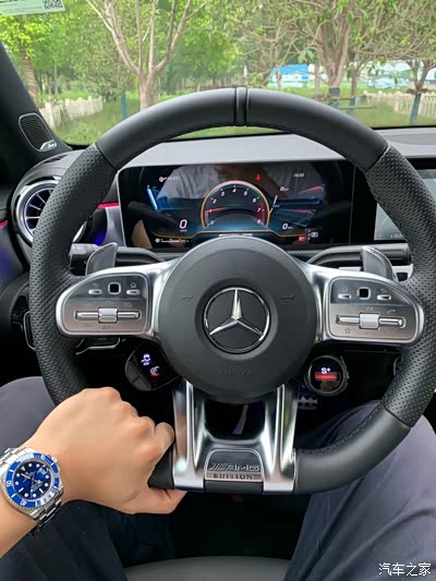 2019年3月,不经意间看到车友群的群主发了一条朋友圈,北京奔驰生驳哪