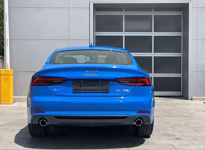 奥迪a5sportback个性化颜色照片分享巫毒蓝