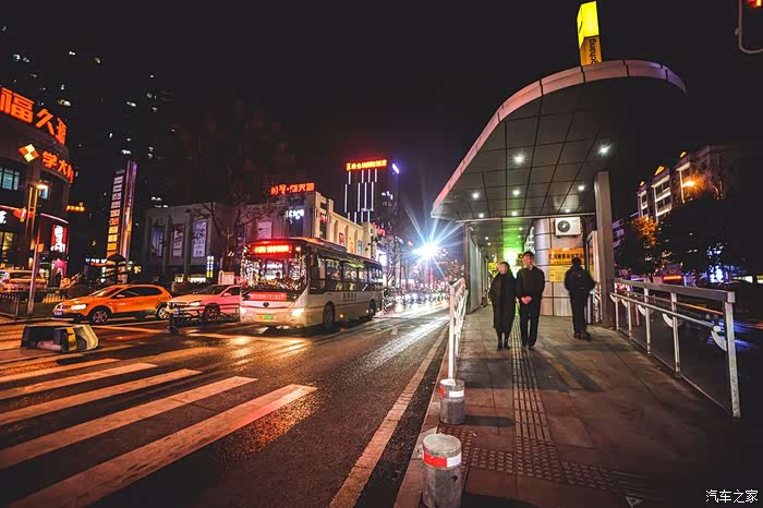 【我们在路上】2001年湖北宜昌 篮球小子聊交通出行