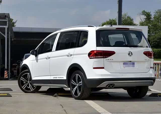 不管是在颜值上还是灵活多变的空间上这车都有不错的水准