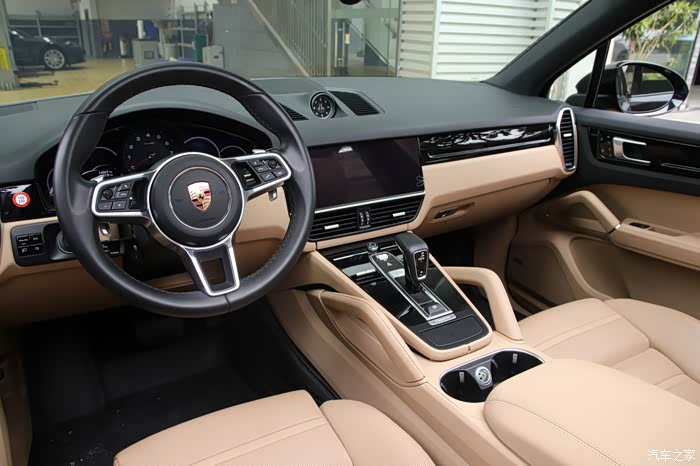 保时捷卡宴米色内饰改双棕换了一台车的感觉