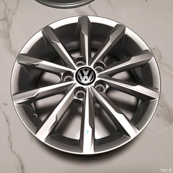 桑塔纳15寸轮毂