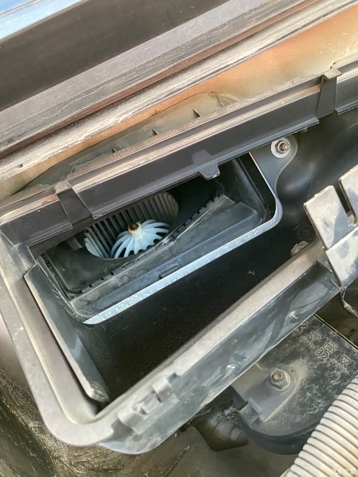 q5自己动手换内外空调滤芯方法