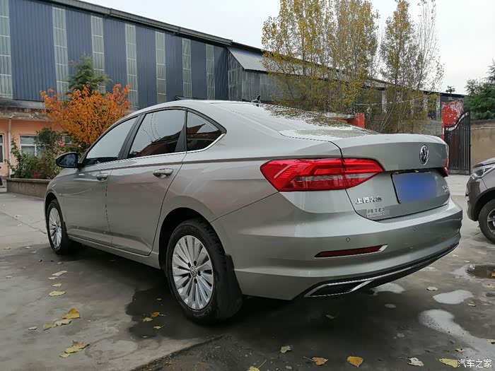 有没有银色朗逸plus的照片