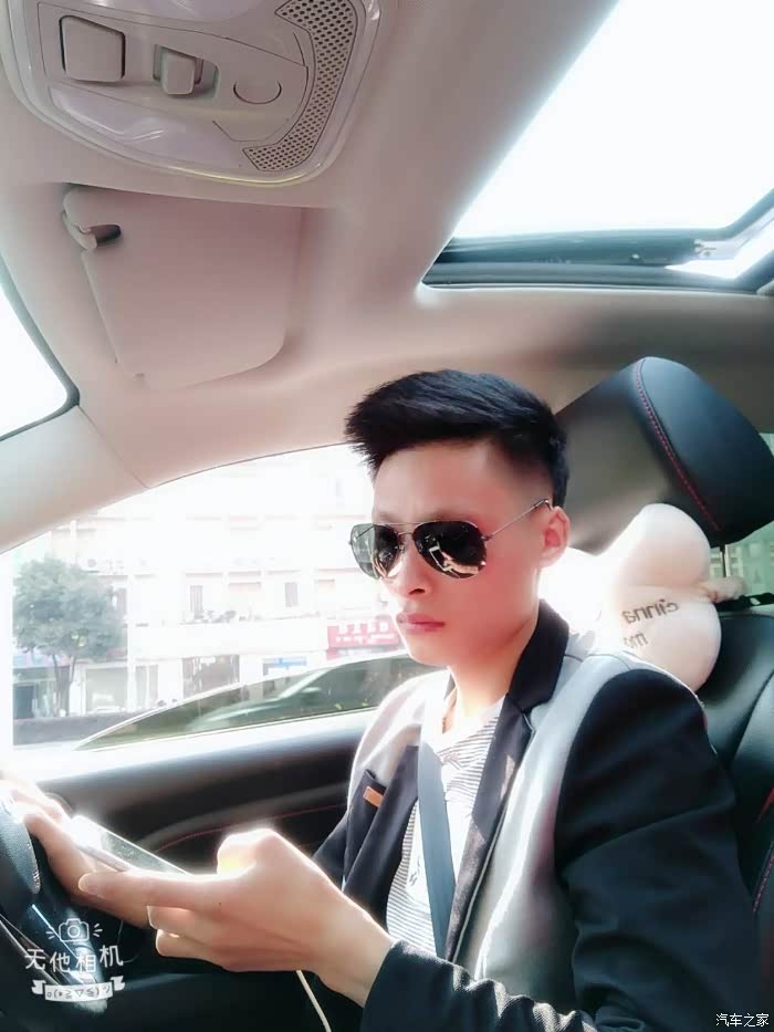 先来张本人照片镇楼,真的很帅好吧?