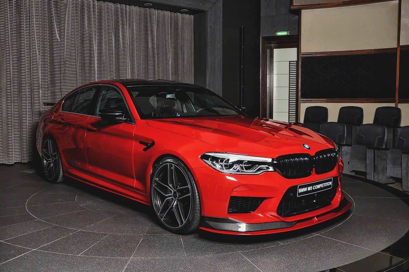 红色的宝马m5谁能驾驭呢?