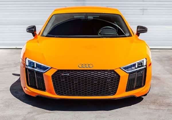 奥迪r8v10plus橙色外观非常霸气