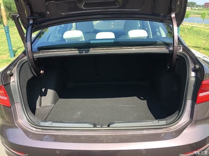 祝贺自己喜提朗逸plus 哈哈哈