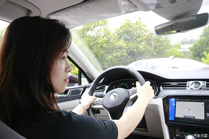 女司机说车380迈腾