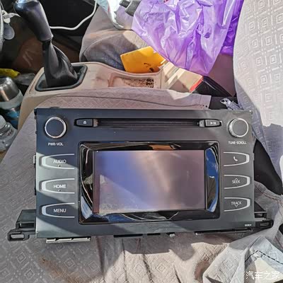 这是送我的汉兰达选车cd机,带显示屏的