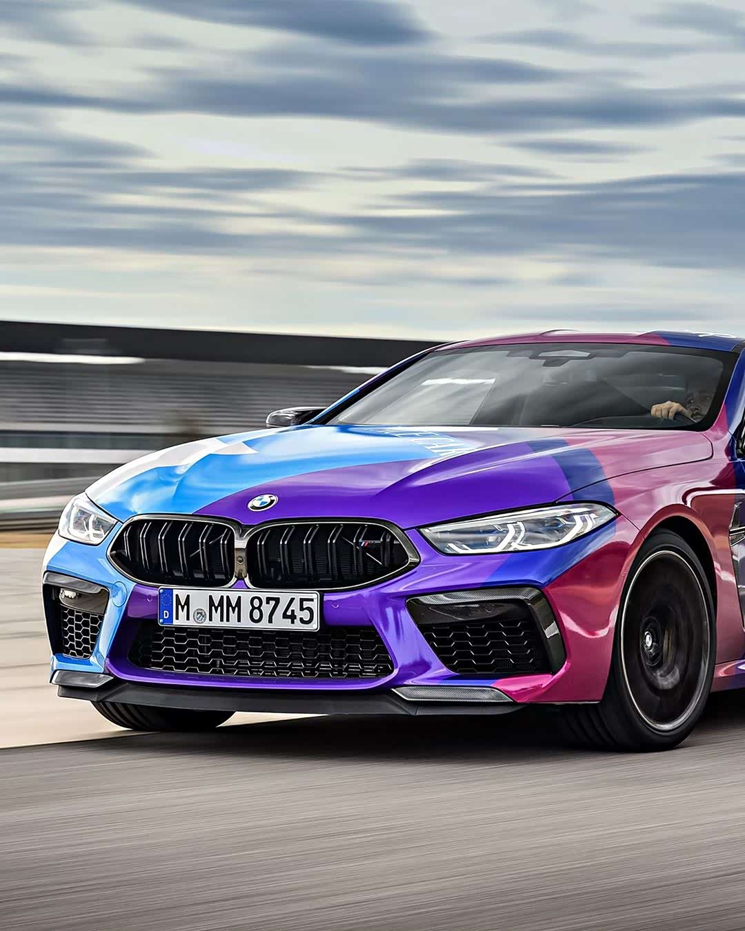 宝马m8艺术涂装