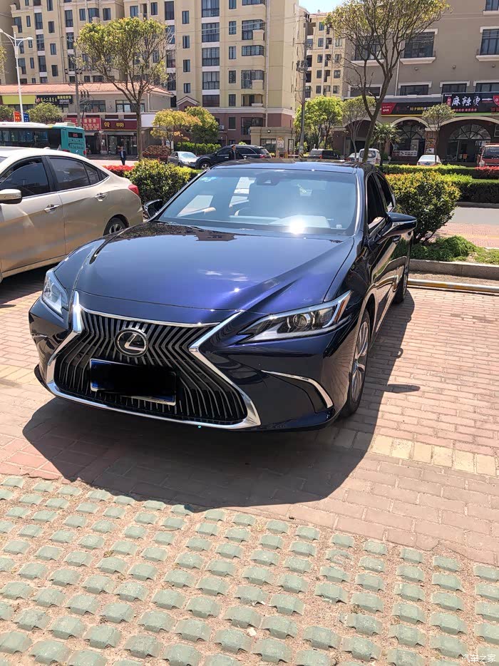 雷克萨斯es200颜色怎么选择