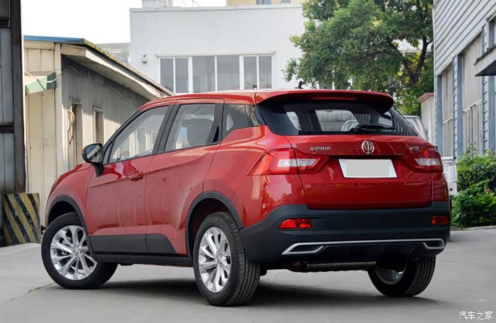 号称"弯道王"?近6万元起的小型suv中华v3