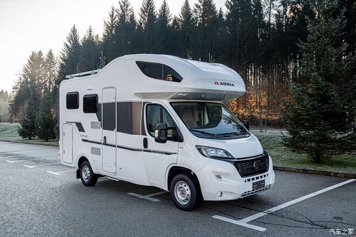 一大波儿进口房车进京,颜色多样,款式丰富,任你选!