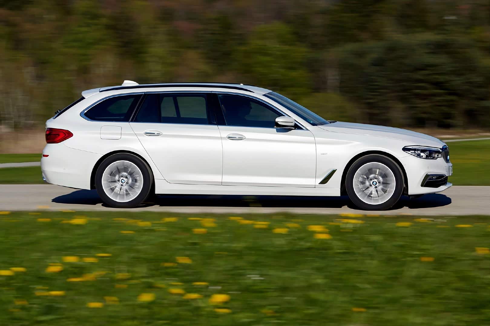 宝马5系旅行车最迷人的样子