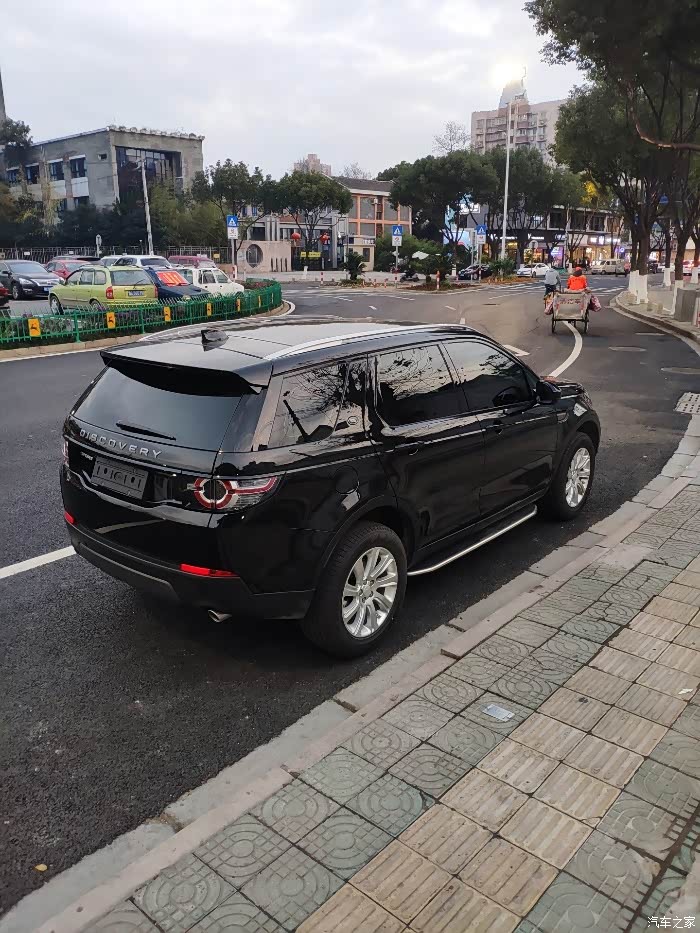 黑车贴什么颜色膜