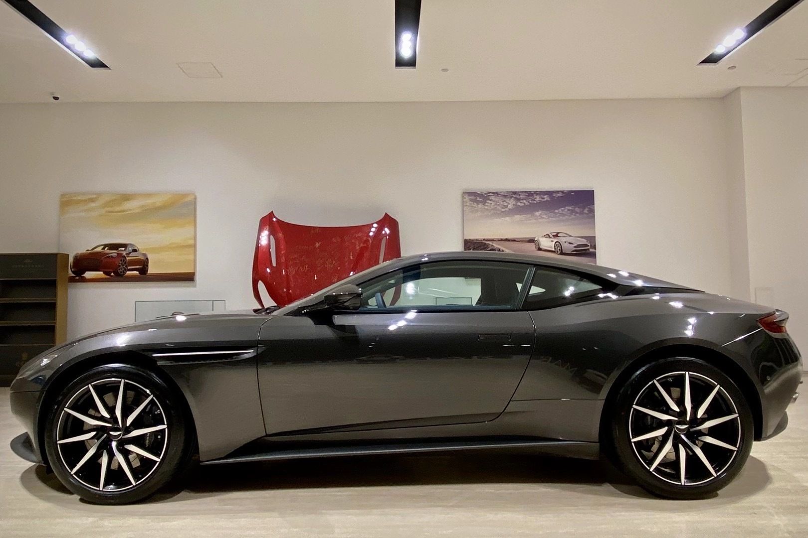 阿斯頓馬丁 db11 v8 coupe