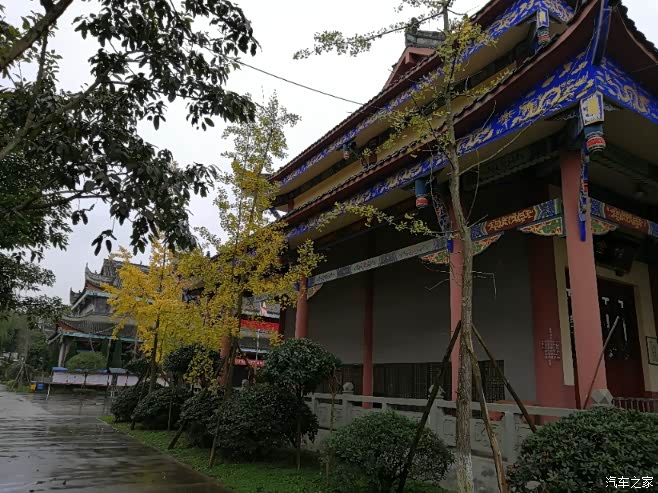 四川长安suv联盟雨后的天龙禅寺更加的大气宏伟