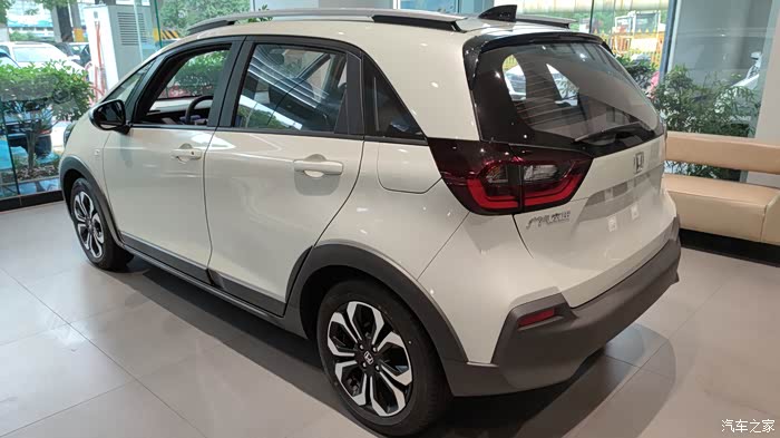 请看我的全新飞度潮越max版多图大片儿