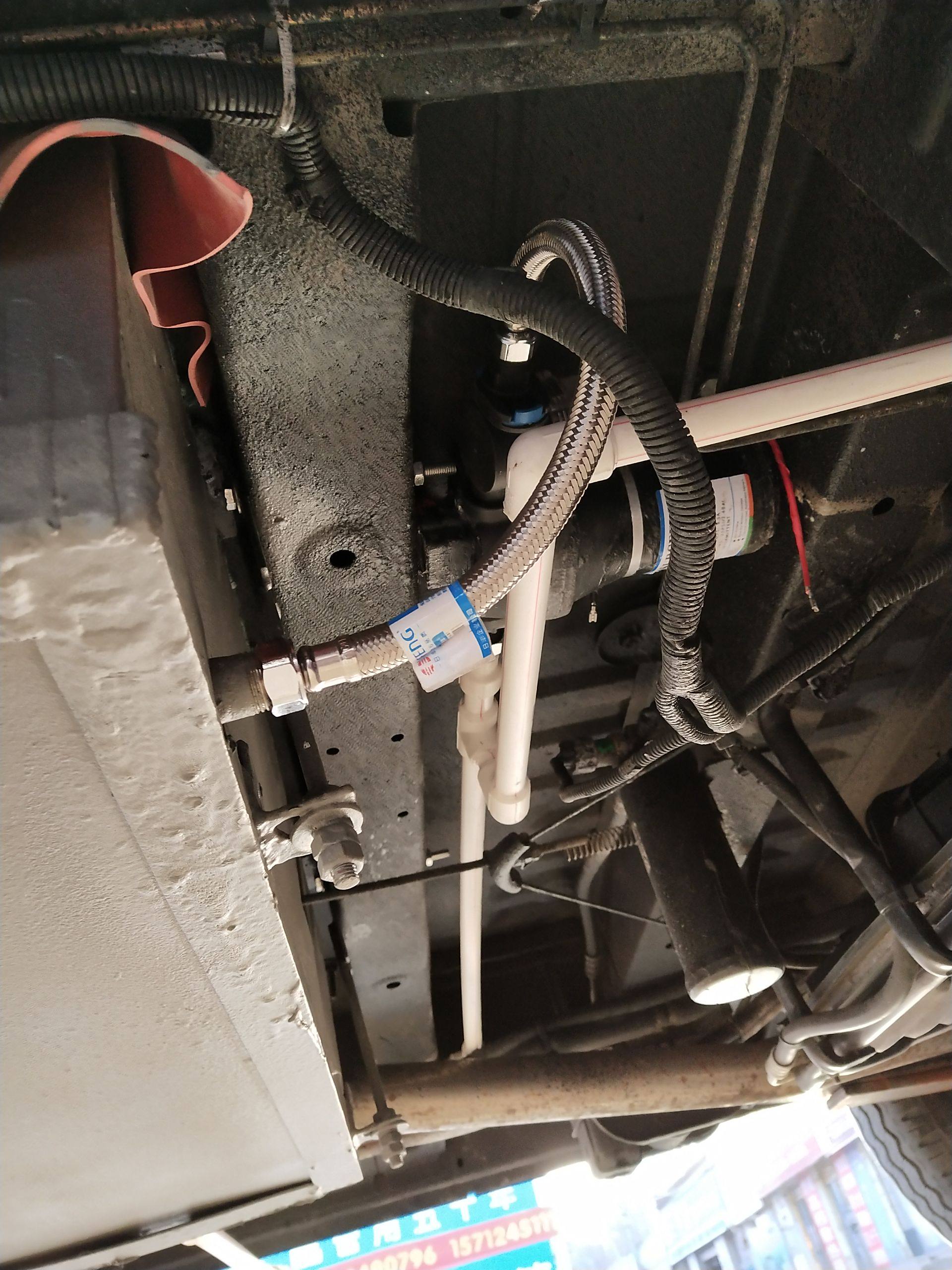 房车排气管加热水箱图片