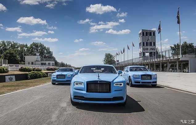 劳斯莱斯发布多款特别版车型于圆石滩奔驰eq紧随其后