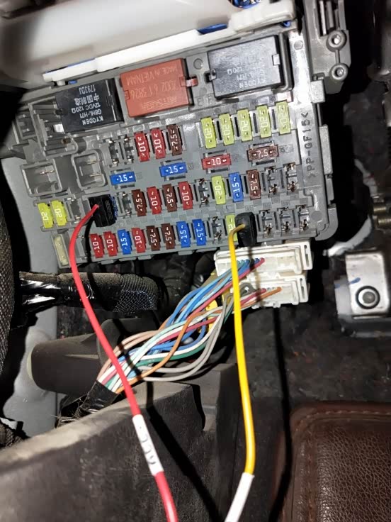 diy安装crv行车记录仪室内保险盒简单的取电过程