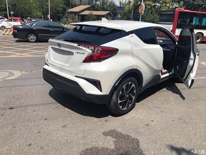 你是蓝天我是白云选来选去选的白色奕泽