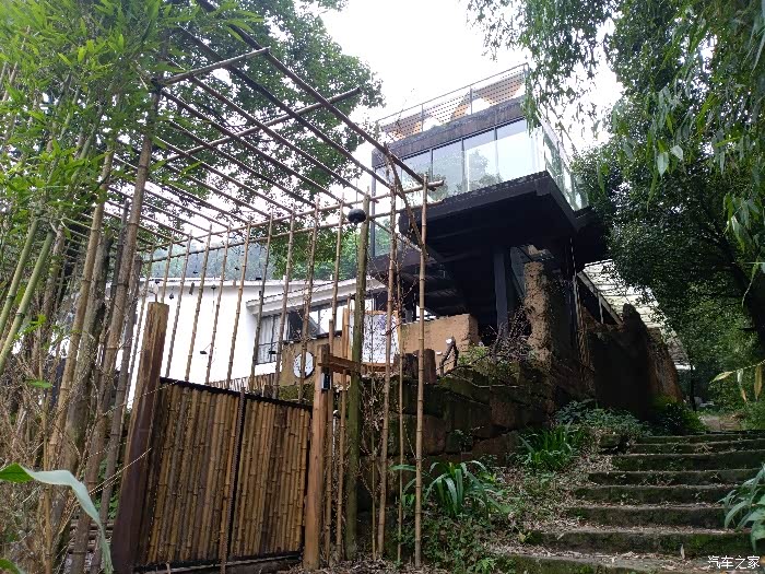 周末虎峰山网红民宿打卡小住