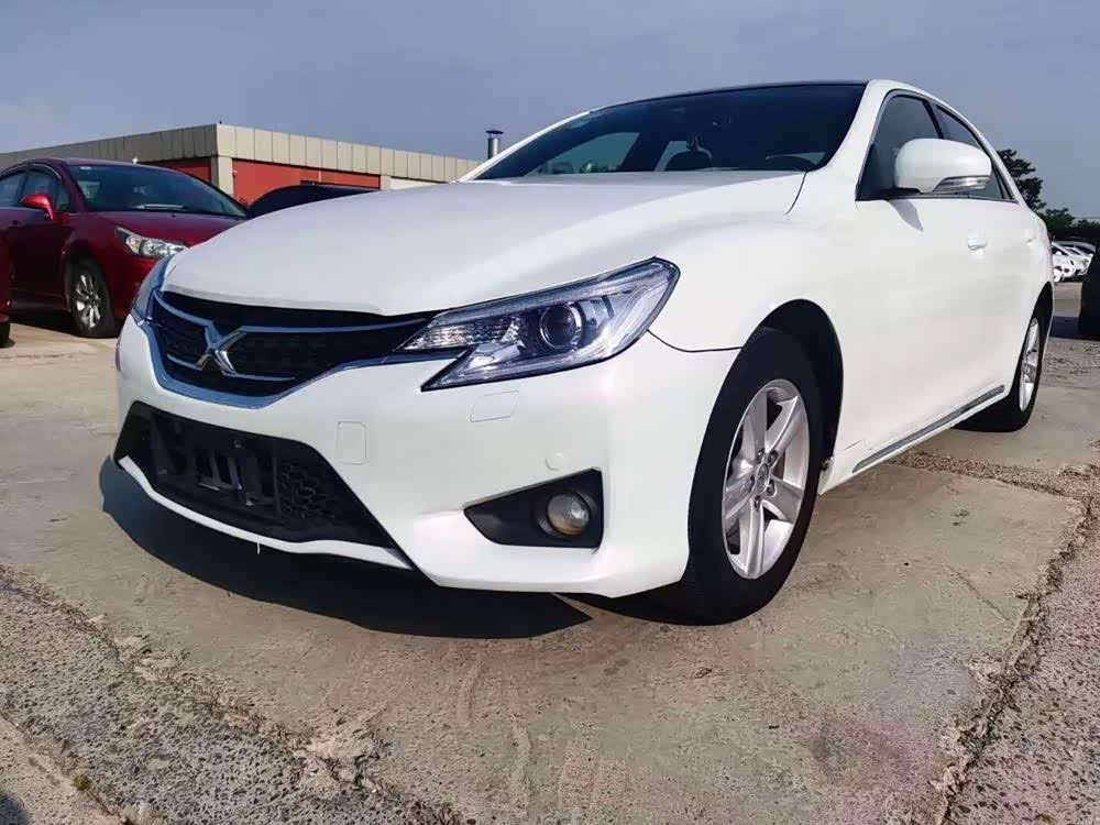 丰田锐志外观时尚且很有创意