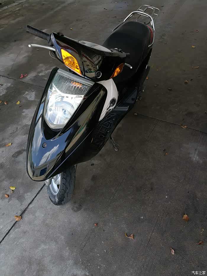 新玩具14岁的雅马哈丽鹰125