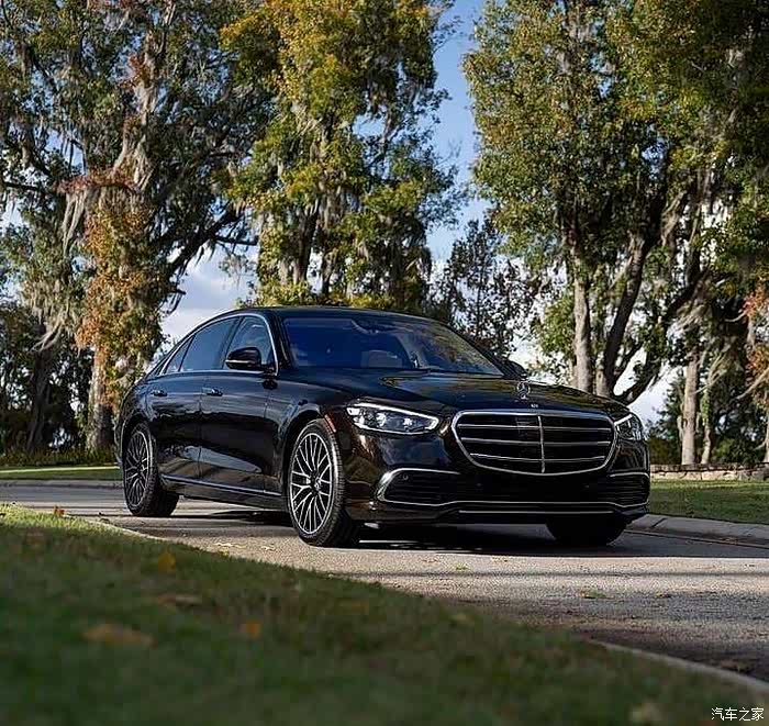 全新奔驰s级海外实车,豪华感十足,气场依旧