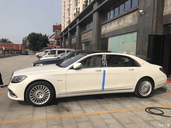 白色迈巴赫s450