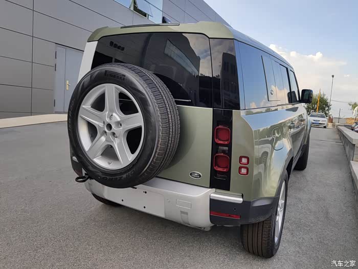 晒青岛提全新路虎卫士价格盘古绿p400hse持续更新使用体验