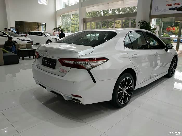 第八代全新凯美瑞2.5锋尚版,给予我与别人的不一样