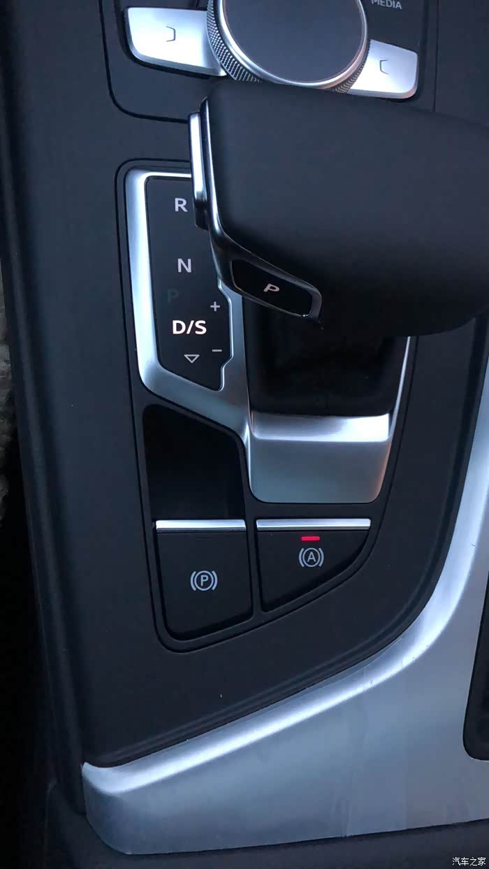 都懒得打字了也的吐槽一下奥迪的这个自动驻车太彪了