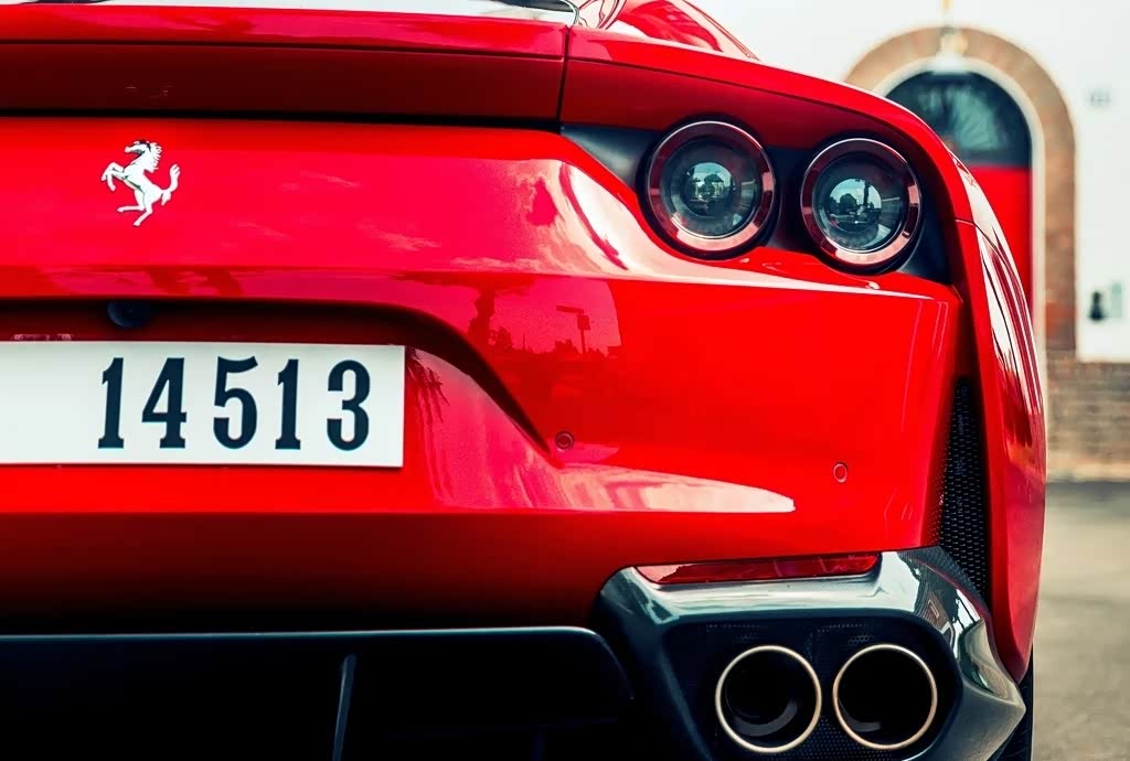 【图】简洁大方的尾灯._法拉利812论坛_汽车之家论坛