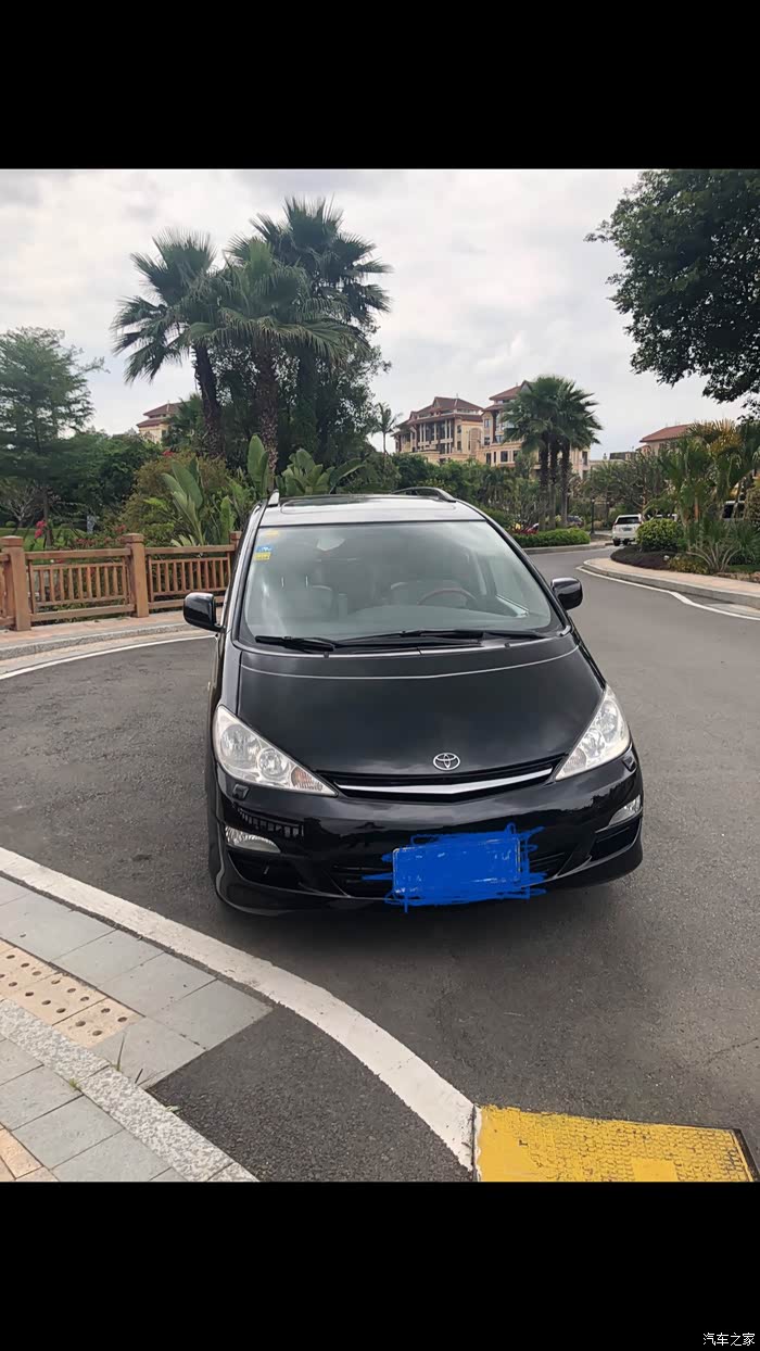 丰田大霸王04年～06年带双电动门算得上是丰田mpv中经典之作