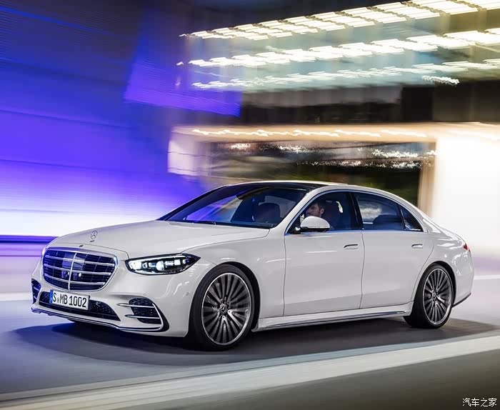 全新奔驰s级 科技感有了,但没了灵魂.