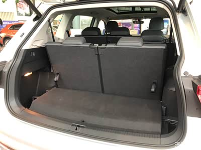 7座让它后备箱显过还可以收缩