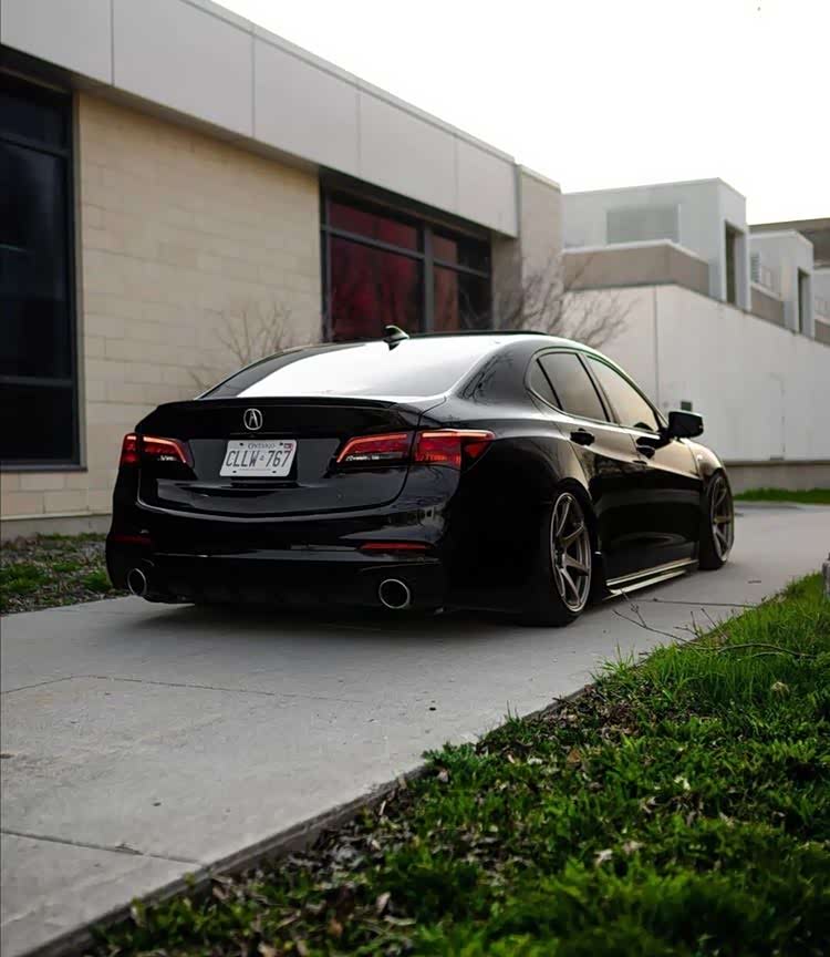 讴歌txl这样的改装也是非常的契合性能瞬间飙升