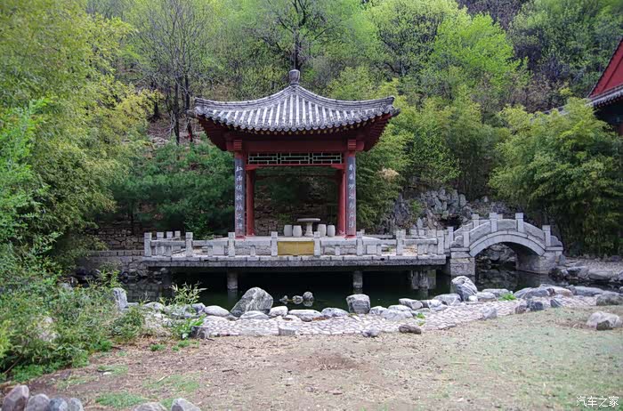 风景秀丽的碧峰寺