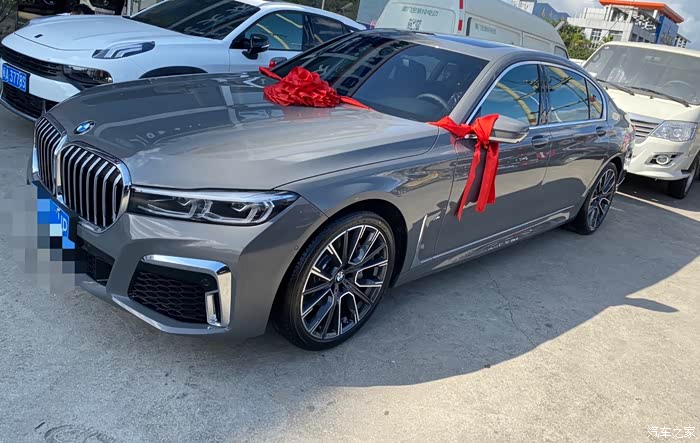 实拍宝马7系贝尔尼纳灰颠覆了我的想象