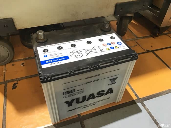 拆来才看到电瓶液已经到了最线以了