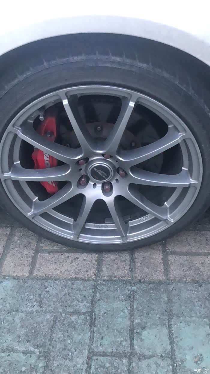 买二手 换车上海地区出18寸雅泛迪sl77带225 40 18轮胎一套,轮胎16年