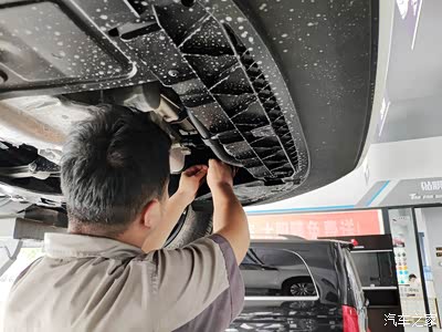 新车安装发动机护板