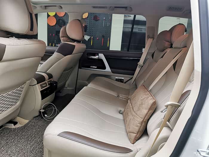 丰田酷路泽trd版来了,中东阿曼制造,落地69万实现终极梦想!