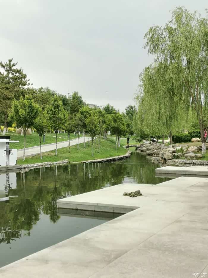 清凉夏日欣赏榆溪河滨公园美景