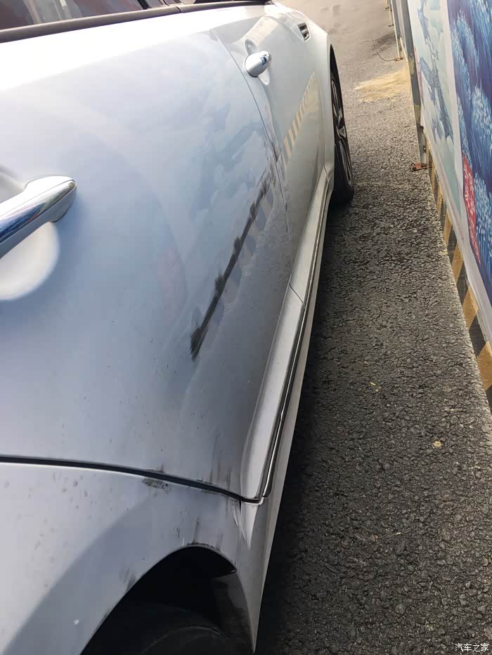 车子不小心擦挂了大家看看修复要多少米